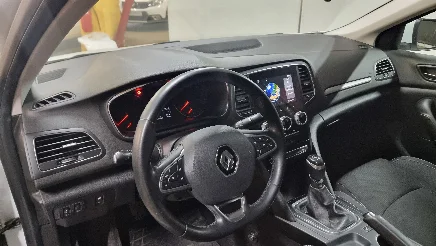 Renault Megane photo-13